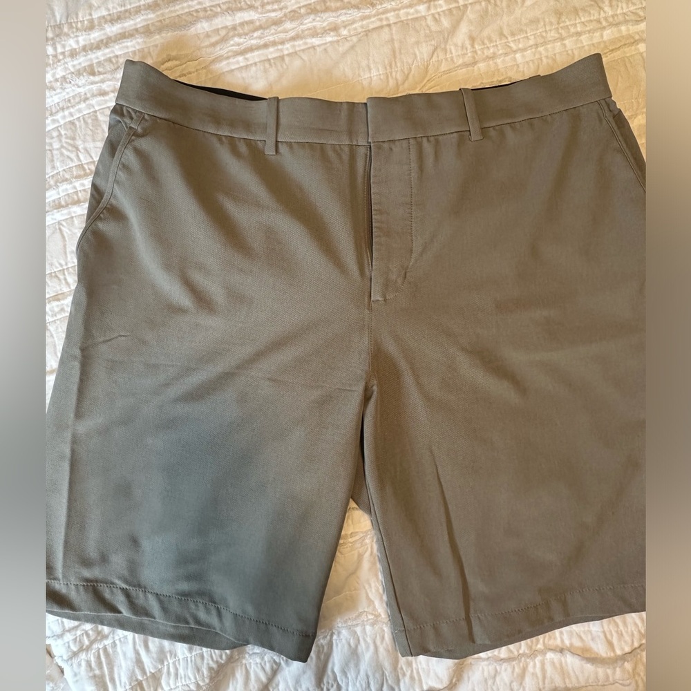 Nike Golf Shorts (2)